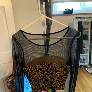 Leopard crop top with mesh sleeves!